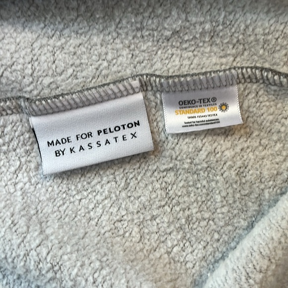 Peloton X Kassatex Grey Limited Edition Hooded Robe S/M - Picture 5 of 8